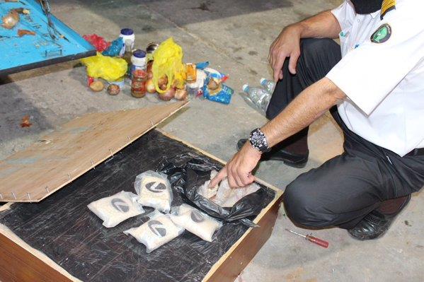 بالصور.. جمرك الحديثة يحبط محاولة تهريب 150 ألف حبة مخدرة بالصور.. جمرك الحديثة يحبط محاولة تهريب 150 ألف حبة مخدرة