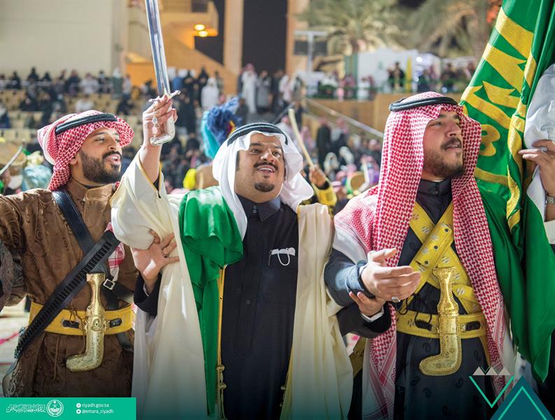 الأمير سعود بن سلمان يفوز بكأسي ولي العهد للخيل