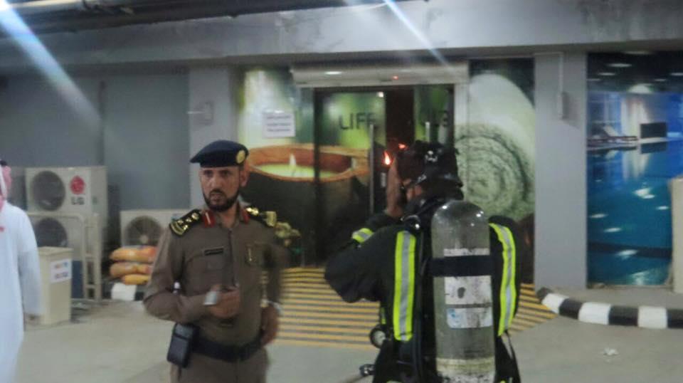 بالصور.. مدني بريدة يخلي فندق موفنبيك جراء حريق في غرف الساونا