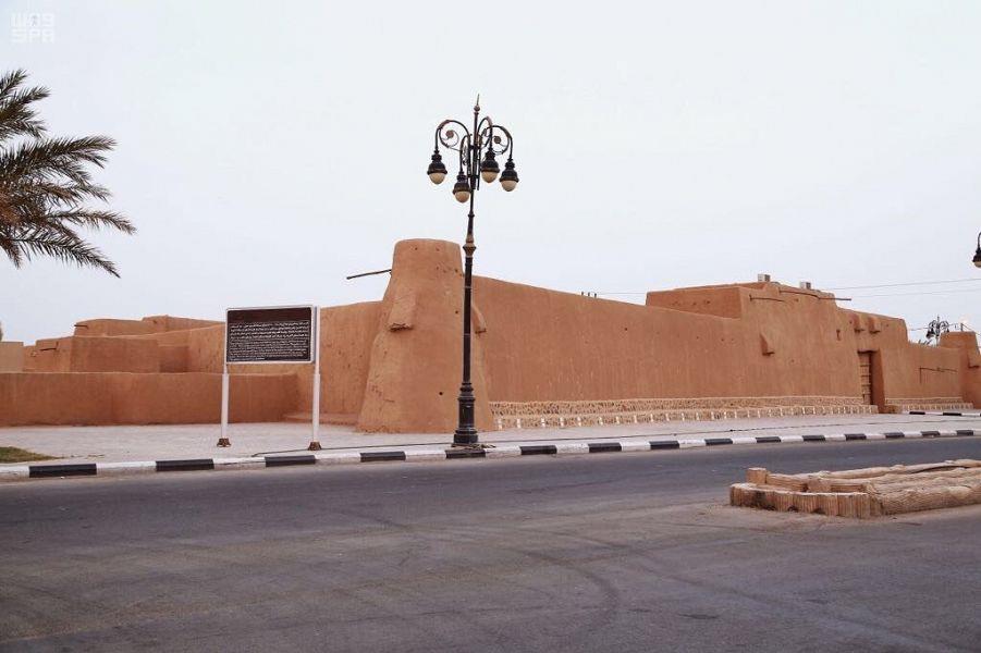 قصر الملك عبدالعزيز في قرية 
