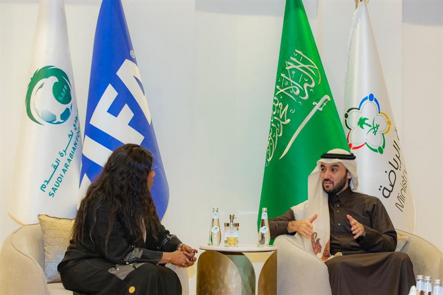 وزير الرياضة يستقبل الأمين العام لـ وزير الرياضة يستقبل الأمين العام لـ