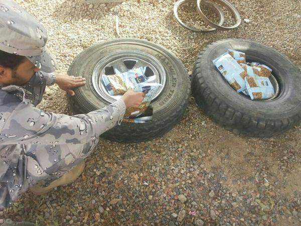 محاولة تهريب حشيش داخل إطاري سيارة