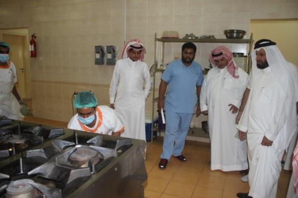 المقرن يقوم بزيارة مفاجئة لمركز التأهيل الشامل بجازان المقرن يقوم بزيارة مفاجئة لمركز التأهيل الشامل بجازان