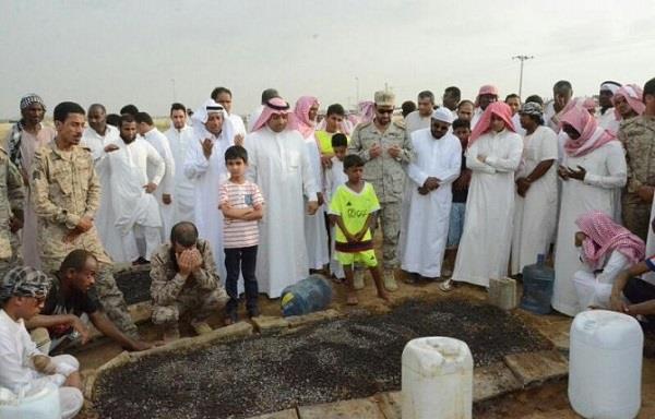 بالصور.. جموع غفيرة تشيع جثمان مساعد قائد اللواء الثامن بجازان