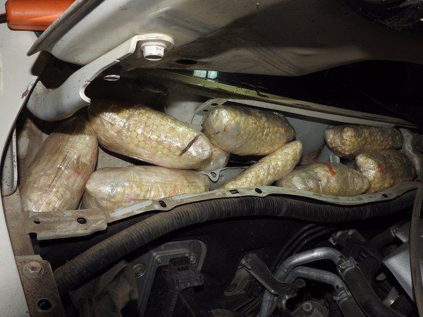  جمرك الدرة يحبط تهريب أكثر من 28 ألف حبة مخدرة