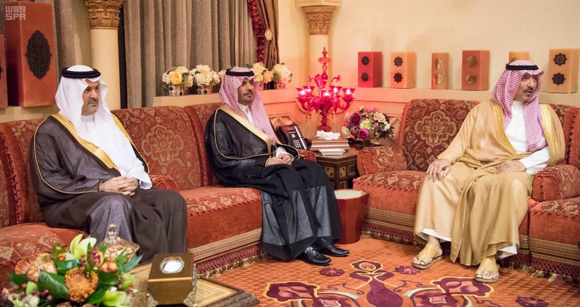 بالصور.. خادم الحرمين يستقبل رئيس فلسطين ويقيم مأدبة غداء تكريما له