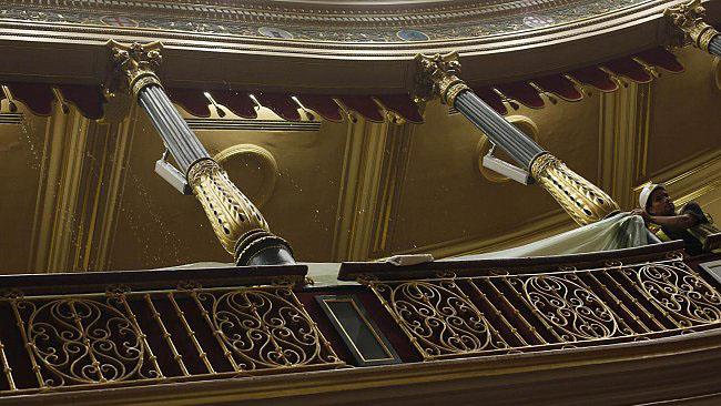 تسرب مياه الأمطار تعطل جلسة البرلمان الأسباني
