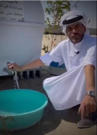 لسقيا الطيور.. مواطن يوزع 40 خزان مياه في مواقع مختلفة بالخبر بمبادرة شخصية تستهدف 100 خزان 
