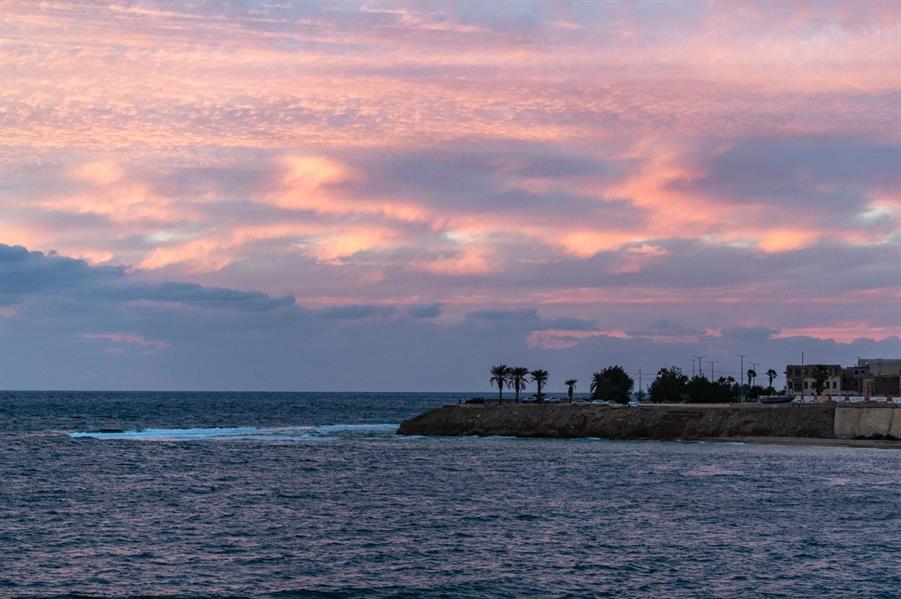 صور في غاية الجمال للحظات غروب الشمس في الوجه