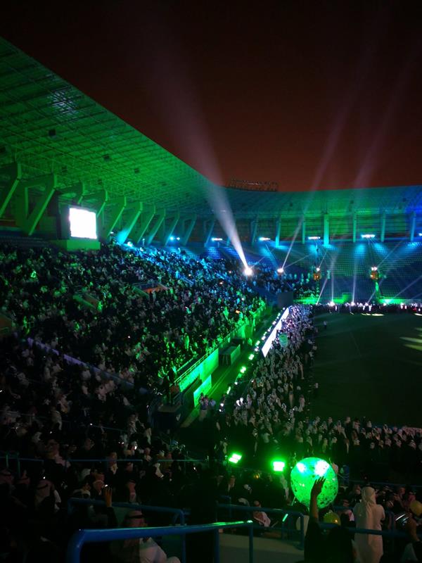 جامعة الملك سعود تسمح بحضور العائلات حفل التخرج لأول مرة.. وأمير الرياض: وجودهم عظيم (صور وفيديو)