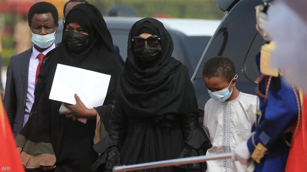 تشاد تشيّع جنازة رئيسها بعد أيام من مقتله