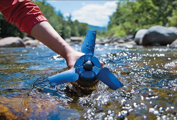 مولد شخصي يمكنه إنتاج الطاقة من حركة المياه