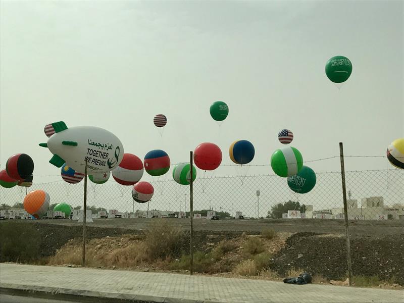 الصحفيون الأمريكيون المرافقون لترامب يوثقون يومياتهم في المملكة.. من 