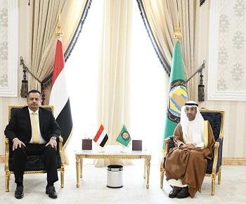 الحجرف يؤكد أهمية المشاورات اليمنية لإنهاء الصراع وتحقيق الاستقرار في اليمن