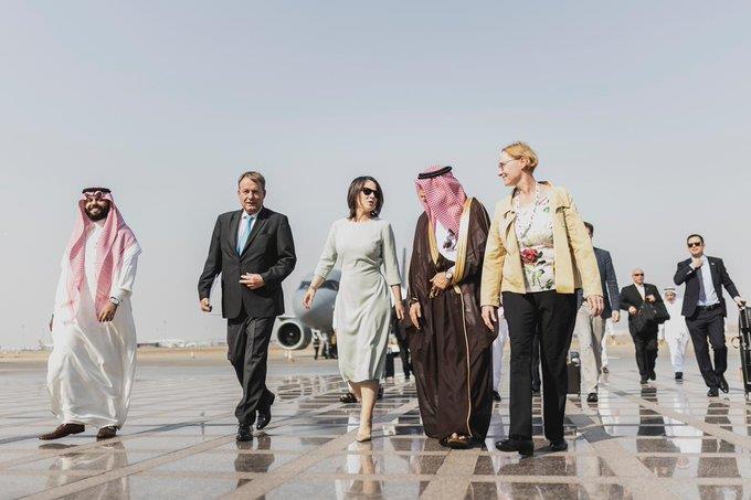 وصول وزيرة خارجية ألمانيا إلى جدة 