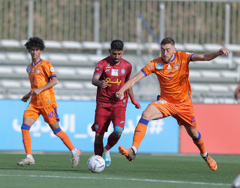 أبها يفوز بهدف أمام الفيحاء بدوري الرديف (صور)