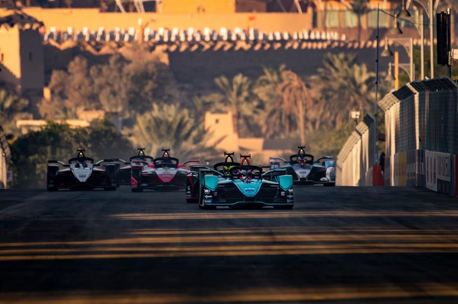 جانب من السباق جانب من السباق