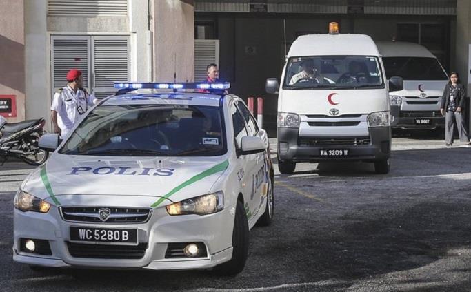 ورافقت الشرطة سيارة إسعاف نقلته إلى المستشفى إلا أنه لفظ أنفاسه الأخيرة قبل أن يصل