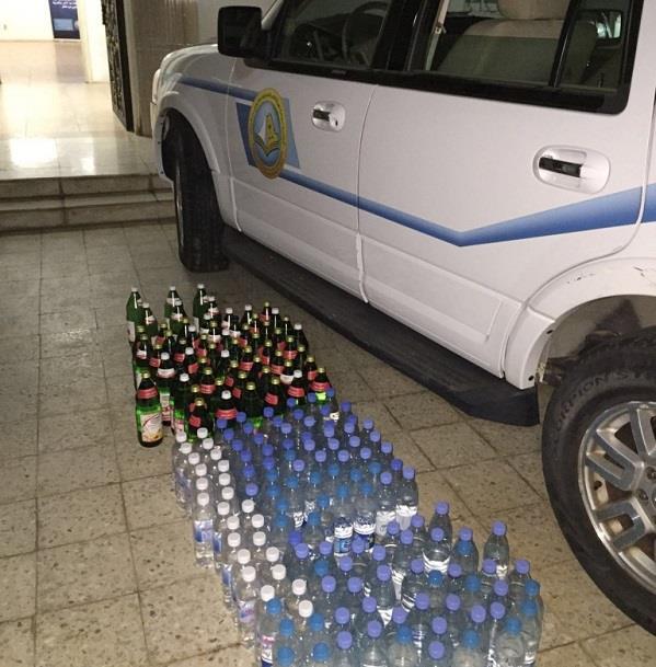 بالصور.. ضبط مصنع خمور وعرق مسكر بمنزل وافد في ينبع بالصور.. ضبط مصنع خمور وعرق مسكر بمنزل وافد في ينبع