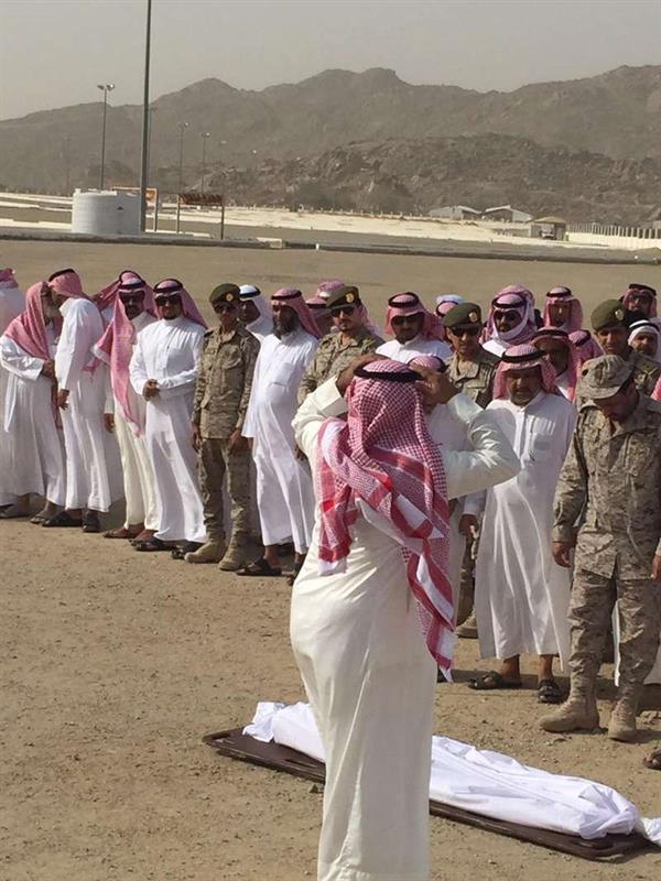 تشييع جثمان أول شهيد بـ