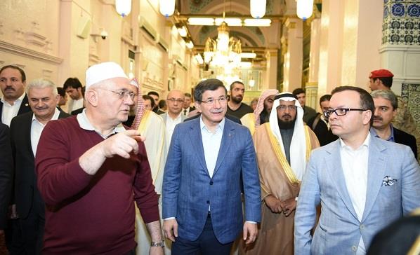 بالصور.. رئيس وزراء تركيا يزور المسجد النبوي الشريف