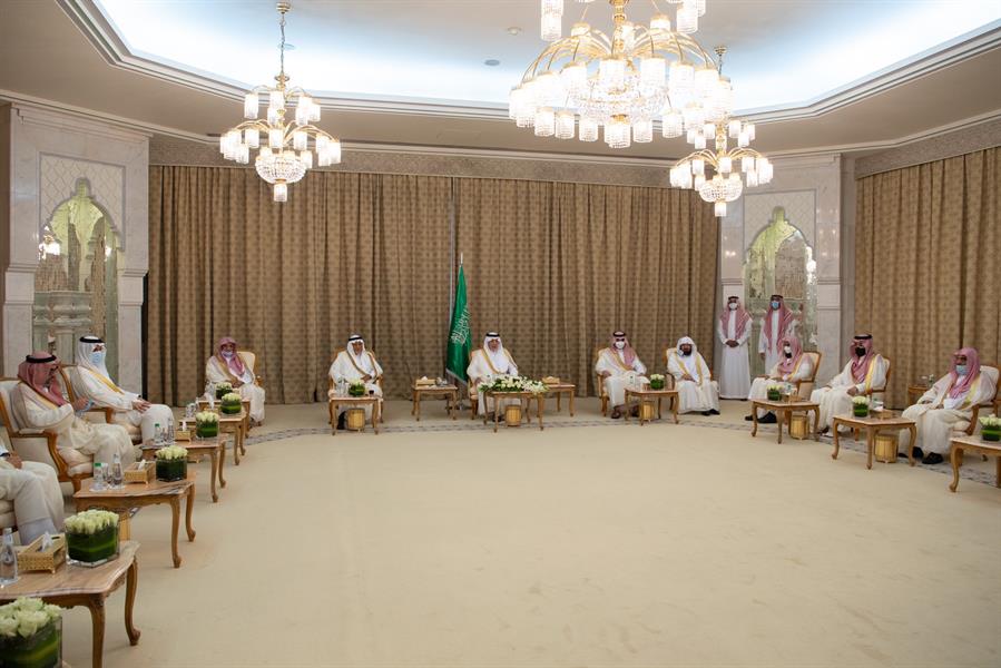 الأمير خالد الفيصل يستقبل أئمة وخطباء المسجد الحرام 