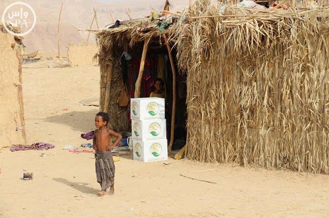 مركز الملك سلمان للإغاثة يدشّن توزيع 900 سلة غذائية و38 ألف وجبة إفطار صائم في شبوه