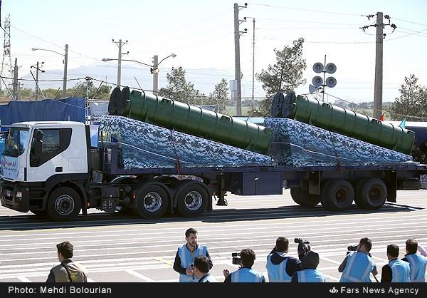  إيران تستعرض أسلحتها الروسية بعرض عسكري