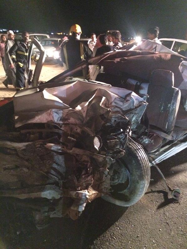 بيشة.. فرد بالدفاع المدني ذهب لمباشرة حادث فوجد شقيقيه بين الركام (صور)