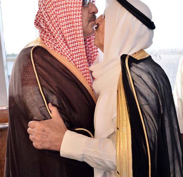 بالصور.. أمير الكويت يصل إلى جدة