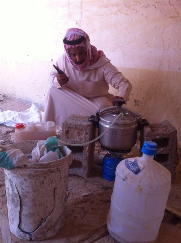 ضبط مصنع للخمور بقرية العليا