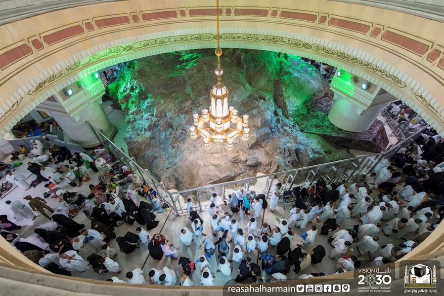 صور مهيبة للأجواء الإيمانية بالحرم المكي تلتقطها عدسات رئاسة شؤون الحرمين صور مهيبة للأجواء الإيمانية بالحرم المكي تلتقطها عدسات رئاسة شؤون الحرمين