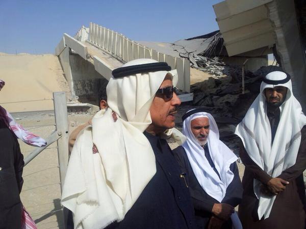 وزير النقل يتحقق ميدانياً من أسباب انهيار الجسر