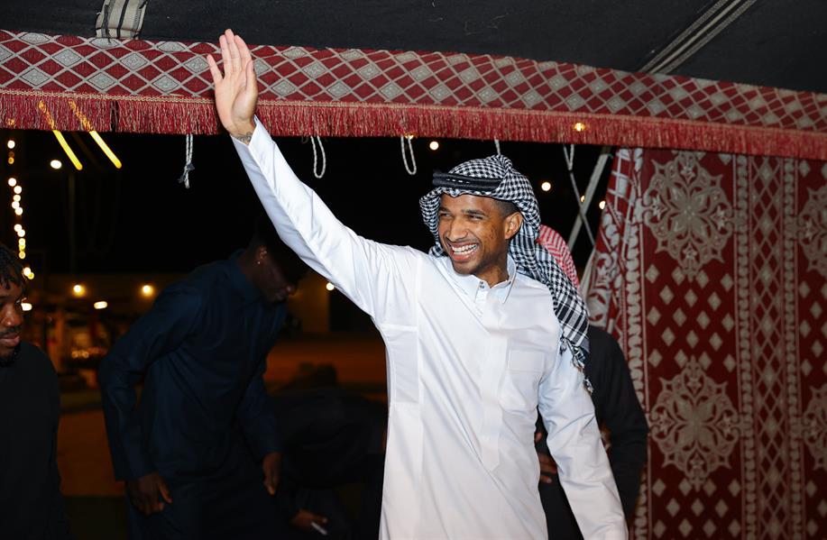 لاعبو لاعبو