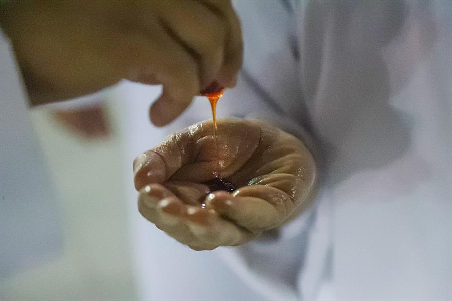  تطييب الكعبة المشرفة