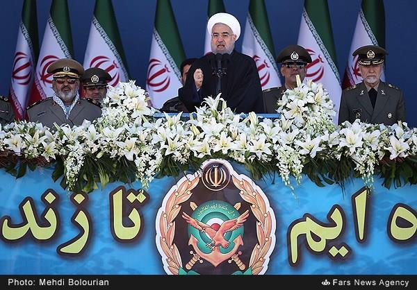  إيران تستعرض أسلحتها الروسية بعرض عسكري