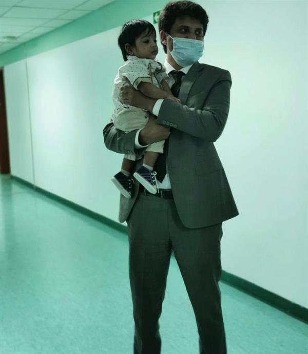 بعد عام كامل من الرعاية.. تسليم القنصلية الباكستانية طفلاً وُلد بعد عام كامل من الرعاية.. تسليم القنصلية الباكستانية طفلاً وُلد