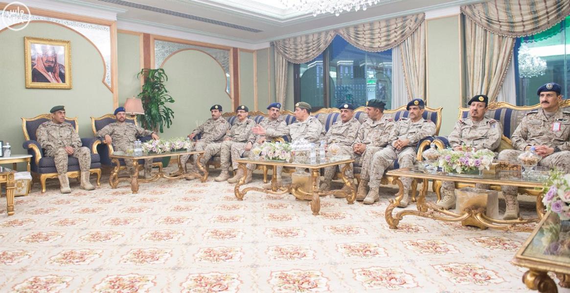 محمد بن سلمان يستقبل كبار قادة ومسؤولي وزارة الدفاع بمناسبة عيد الفطر