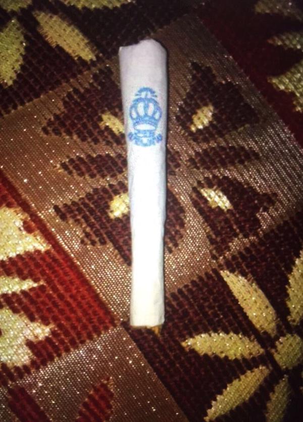 بالصور.. الإطاحة بمروج مخدرات عبر برنامج 