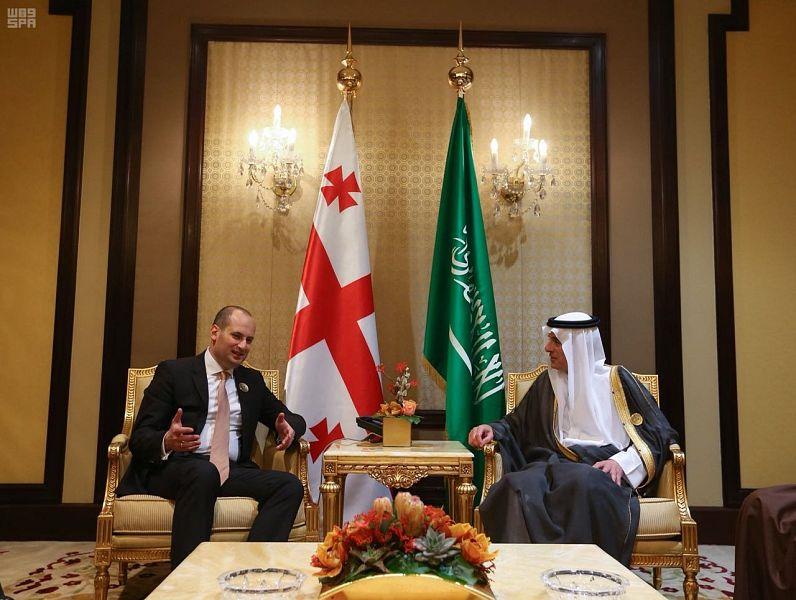 وزير الخارجية يلتقي عددًا من وزراء الخارجية ويبحث معهم القضايا ذات الاهتمام المشترك