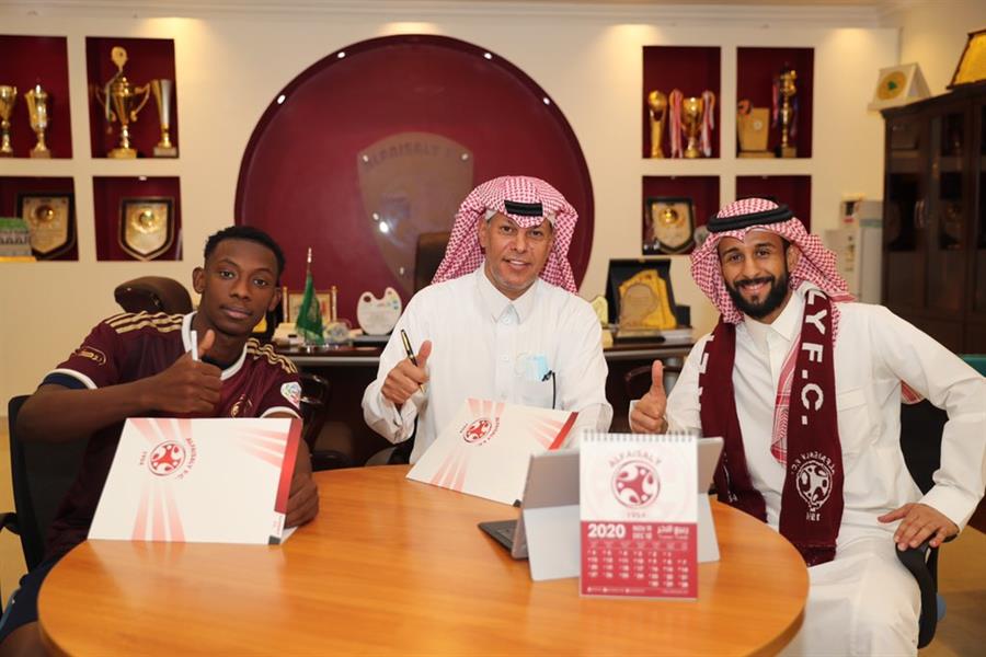 الفيصلي يوقع عقد احترافياً مع 