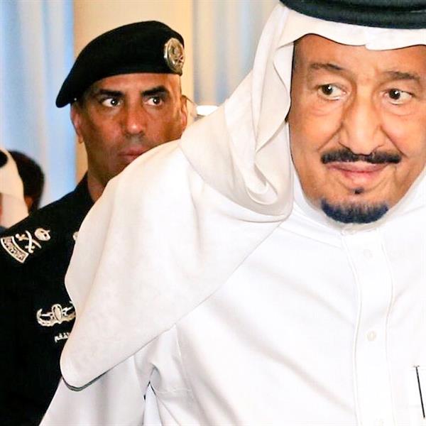 أخبار 24 تداول صور لـالفغم بعد ترقيته إلى رتبة لواء