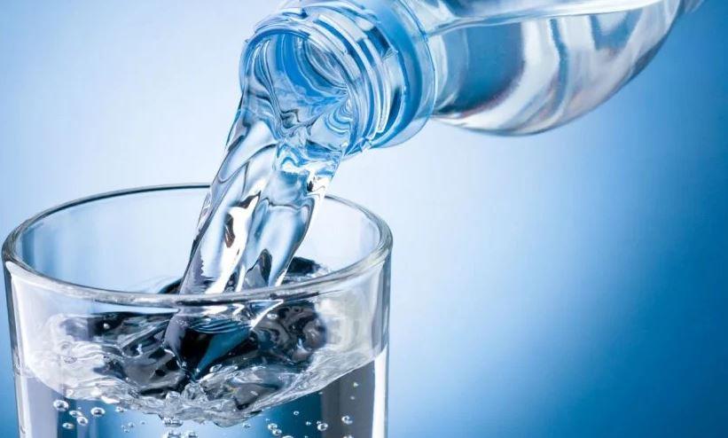 "الغذاء والدواء": وجود الصوديوم في مياه الشرب المعبأة لا يُشكِّل أي قلق على الصحة