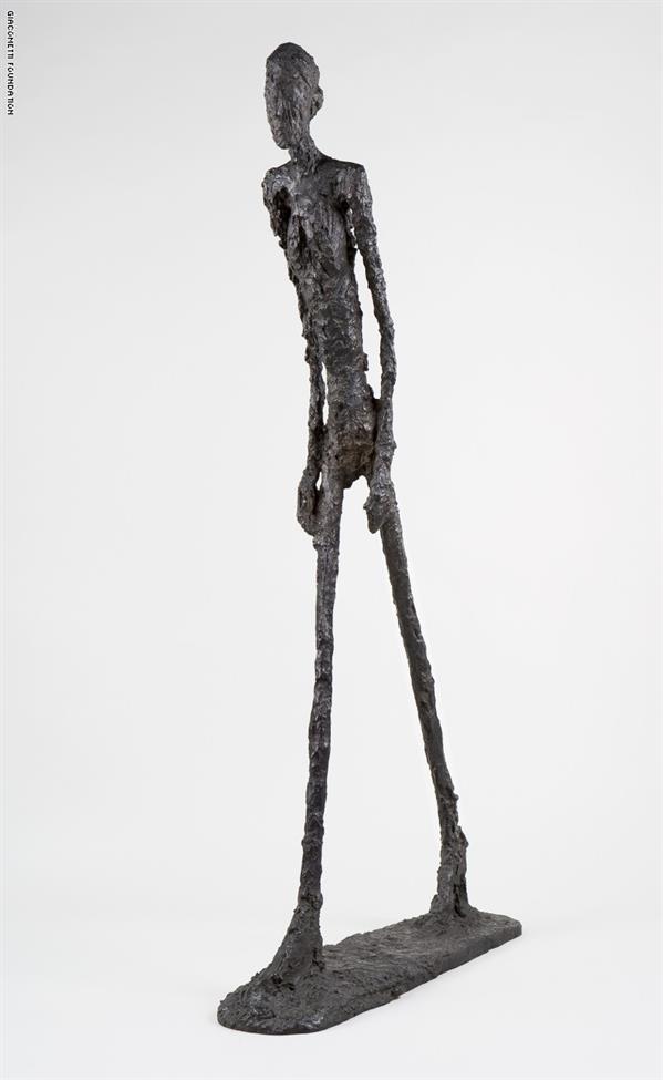 منحوتة "L'Homme qui marche I"، للنحات ألبرتو جياكوميتي عام 1960 منحوتة "L'Homme qui marche I"، للنحات ألبرتو جياكوميتي عام 1960