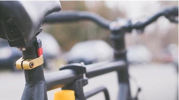 بهذا اللاصق.. لن تضيع أشياؤك بعد اليوم