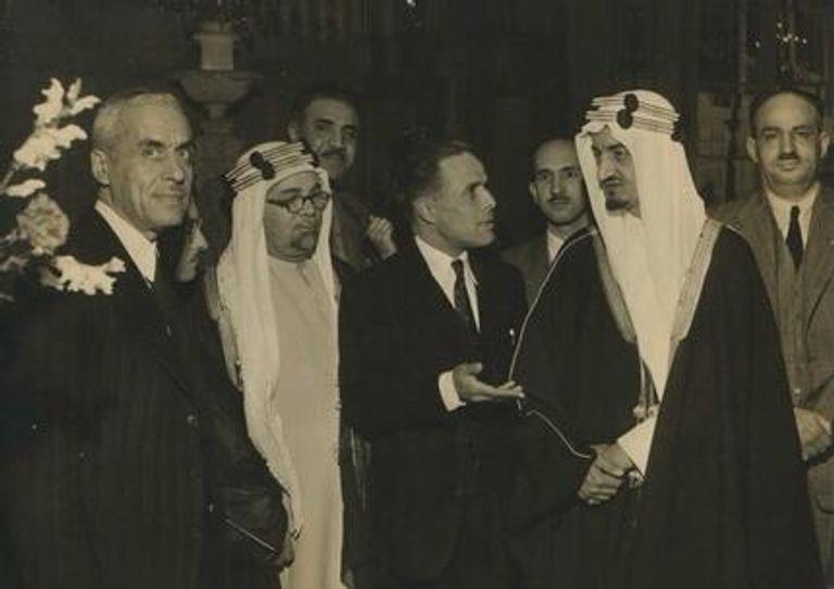 ماذا تعرف عن مراحل تطور العلم السعودي ومصممه الذي أنقذته المملكة؟