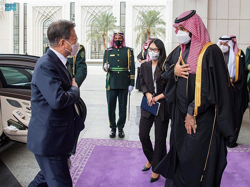 ولي العهد يستقبل رئيس كوريا الجنوبية ويعقدان جلسة مباحثات رسمية