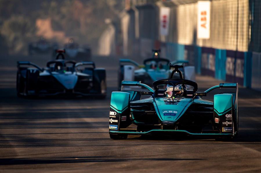 جانب من السباق جانب من السباق