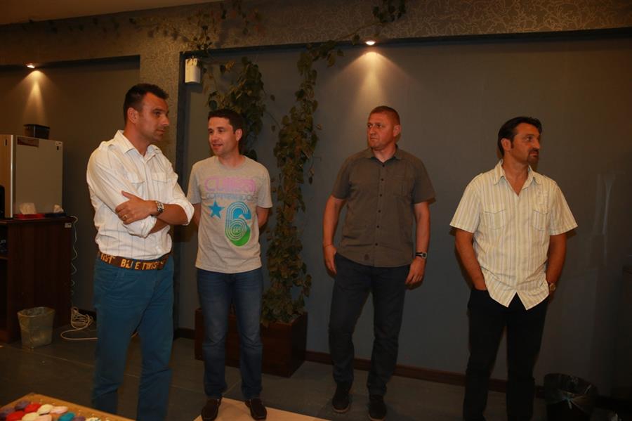 ريجيكامف يجتمع بلاعبيه