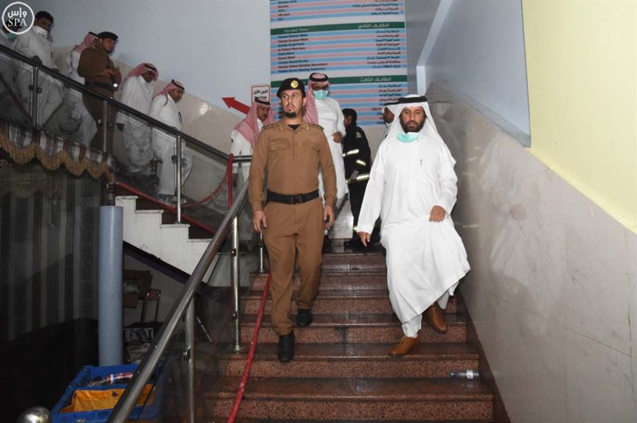 بالصور.. وكيل إمارة منطقة جازان يقف على حادث حريق مستشفى جازان العام ويزور المصابين بالصور.. وكيل إمارة منطقة جازان يقف على حادث حريق مستشفى جازان العام ويزور المصابين